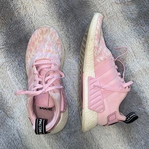 Adidas NMD R1 baby pink sneaker